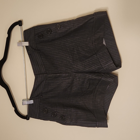 Courtenay Pants - Courtenay black stripped shorts size 8